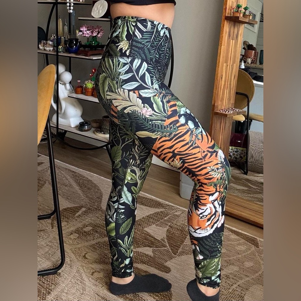 Yoga Democracy Legging - Rawr Talent